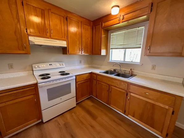 APT_Murray 48994 River Park Rd (6:#1-6) - Unit 5, 48994 River Park Rd, Oakhurst, CA 93644