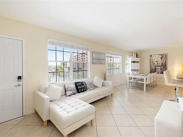 445 Hamden Dr #302 — Photo 10
