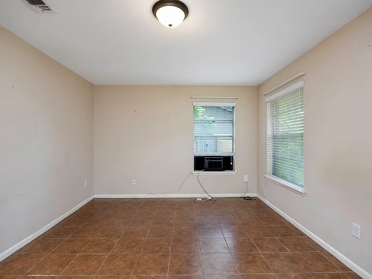 2 Circle Dr — Photo 13