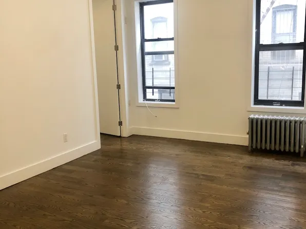 410 Eastern Parkway image 3 of 8