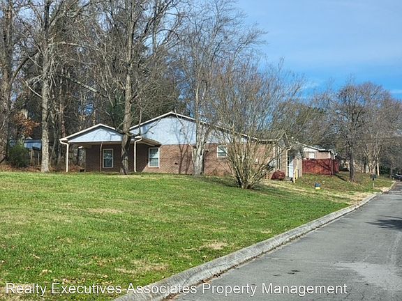 2nd image of 611 Abbott Ln