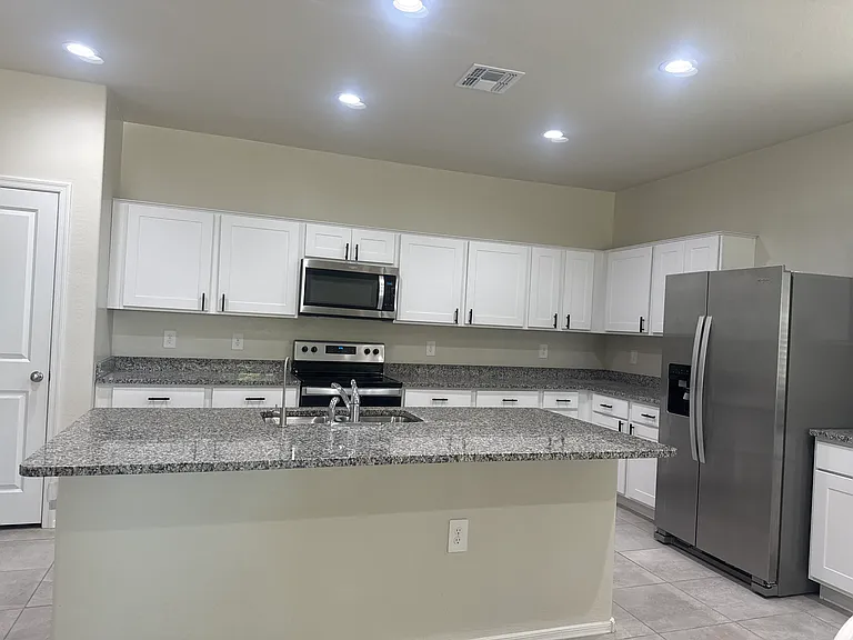 35963 W San Alvarez Ave — Photo 4
