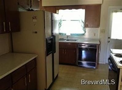 3rd image of 2918 Elder St