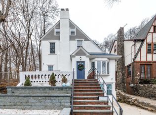 21275 Whitehall Ter, Queens Village, NY 11427