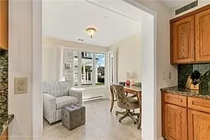 31 Coddington Wharf #8 — Photo 14