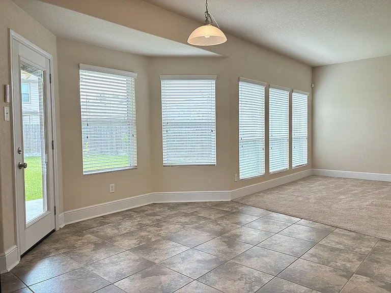 2588 Hallmark Oak St — Photo 6