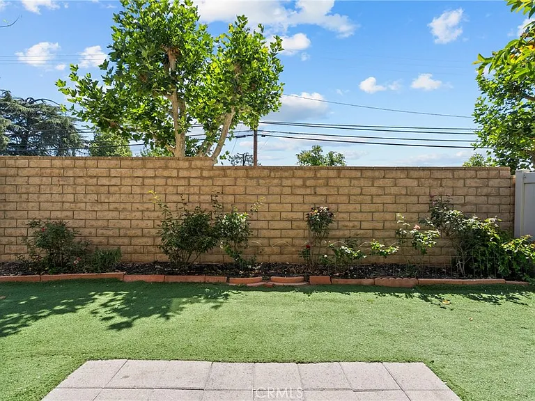 9427 Lemona Ave #20 — Photo 23