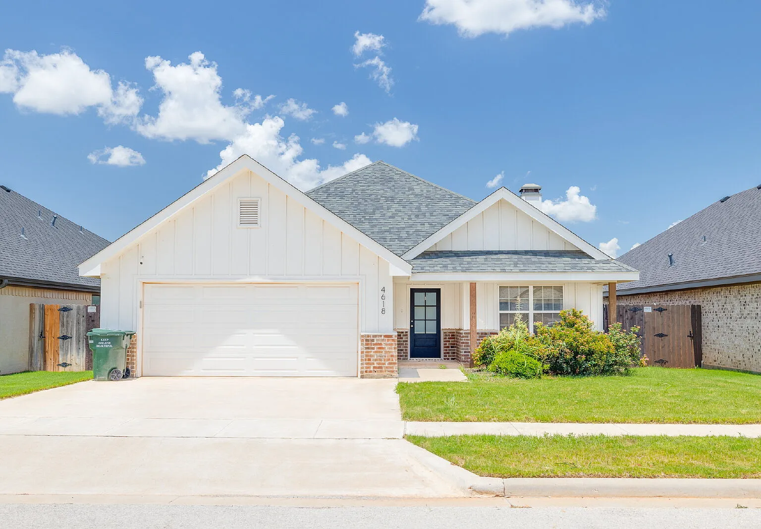 3 bed, 2.0 bath, 1871 sqft, $3,000 — Photo 1