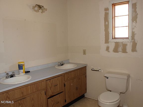2nd image of 9009 McKeithan Ln NE
