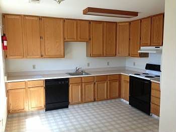 3rd image of 5301 Tehama Ave APT 2