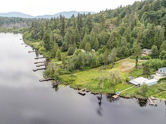 4th image of 18011 E Lake Desire Dr SE