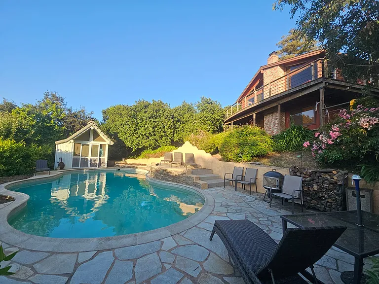 3525 Viola Dr — Photo 3