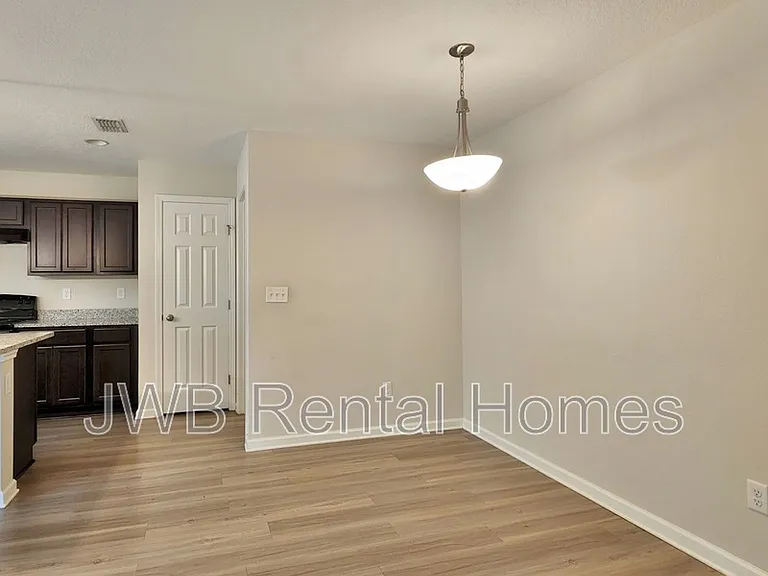 6161 Park St — Photo 4
