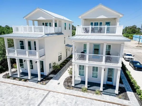 200 W Pine Ave, Eastpoint, FL 32328