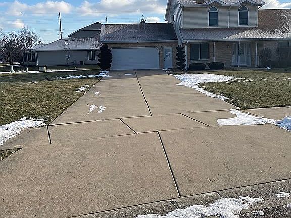 2nd image of 1019 Wildflower Ln