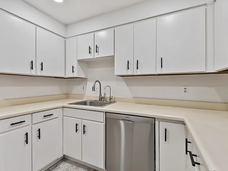 Dishwasher, electric stove, refrigerator, garbage disposal, and microwave