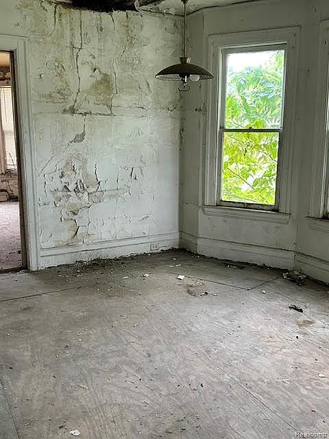 1720 E Grand Blvd, photo 3