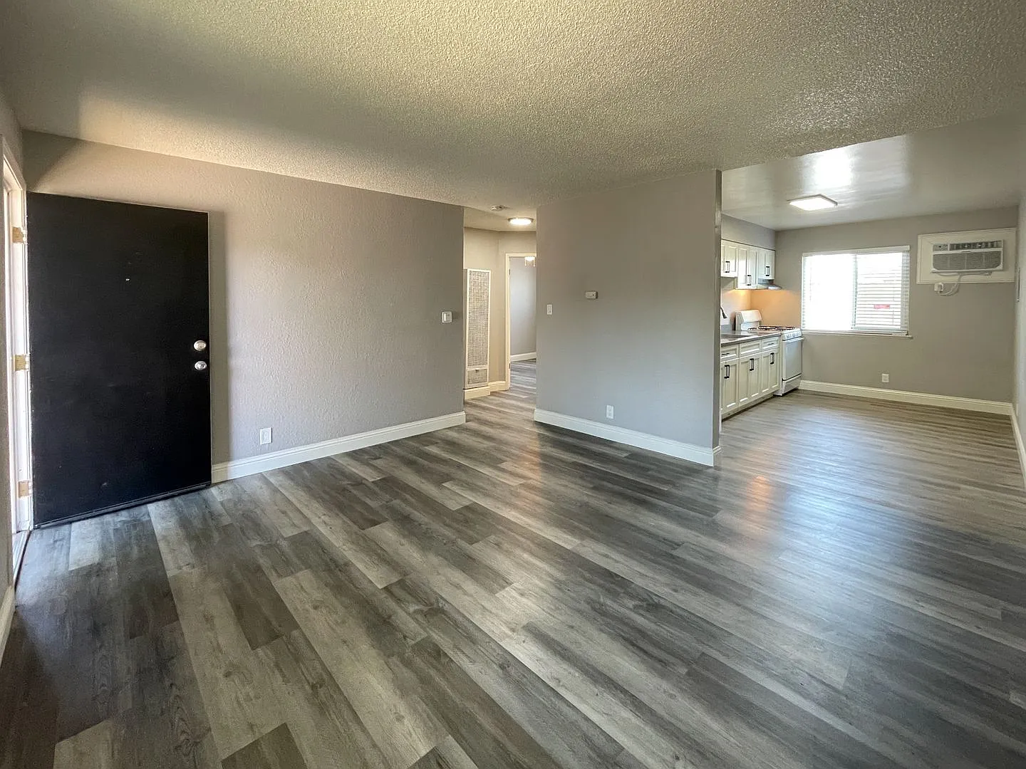 Oak Ridge Apartments — Photo 1