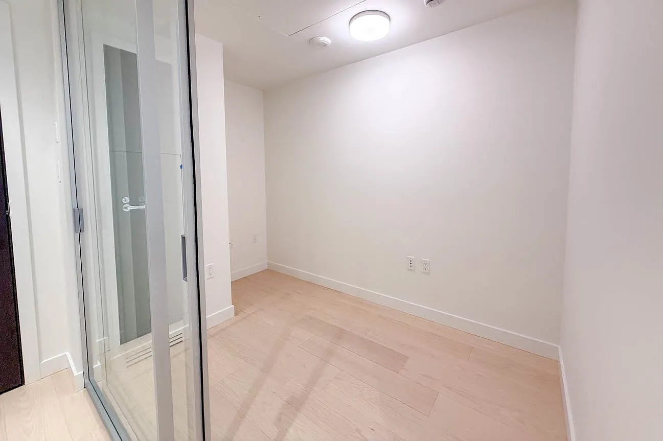 2 bed, 1049 sqft, $4,500 — Photo 4