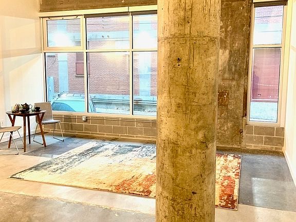 5th image of 1719 Walnut St #206