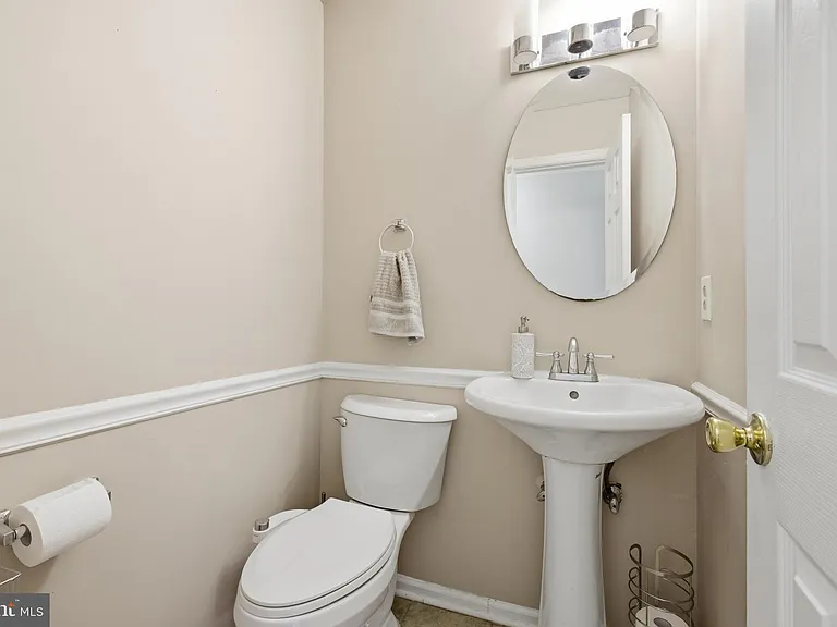 8664 Pohick Forest Ct — Photo 14