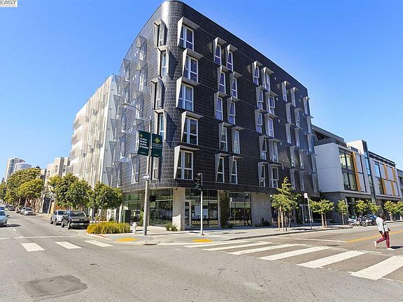 2nd image of 388 Fulton St Unit 611