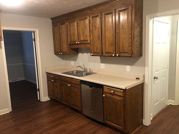 5th image of 205 Woodview Dr
