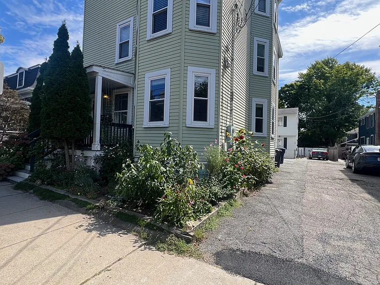18-20 Rice St #1 — Photo 1