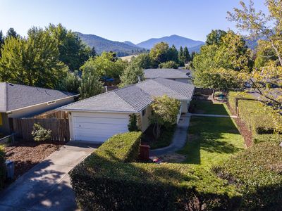 385 School House Rd, Talent, OR, 97540