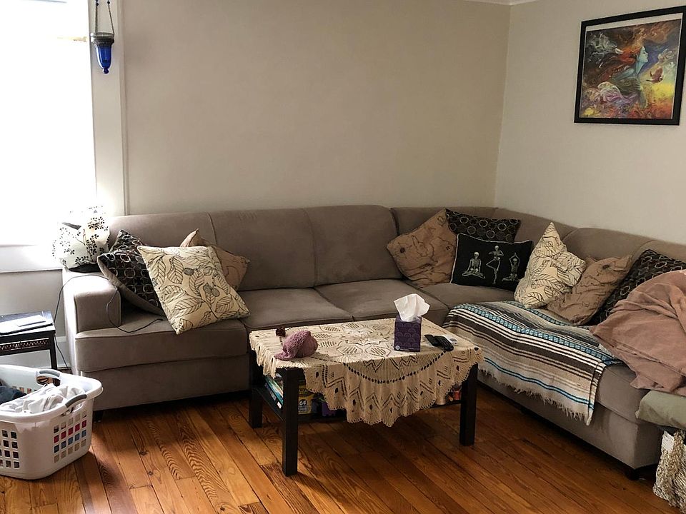 2nd image of 310 Ringwood Ave