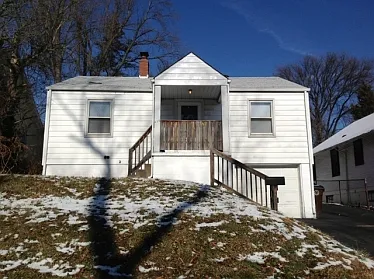 415 Estelle Ave photo 1