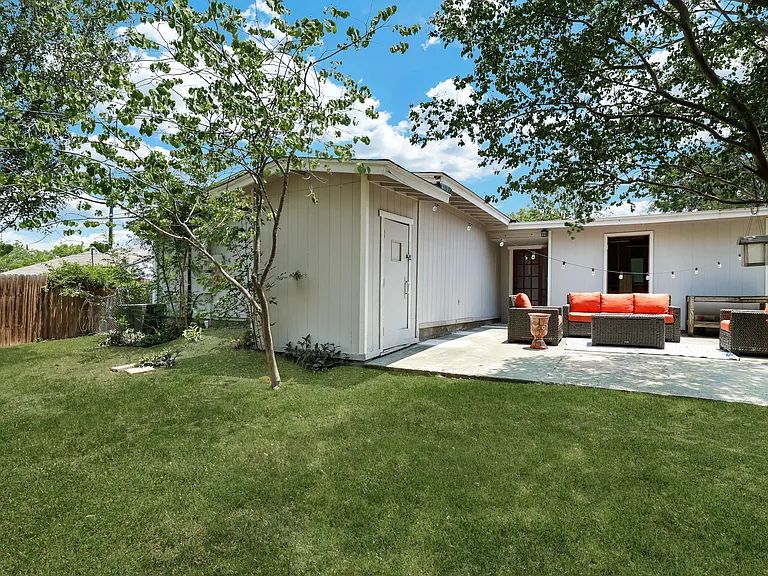 35 Storeywood Dr — Photo 27