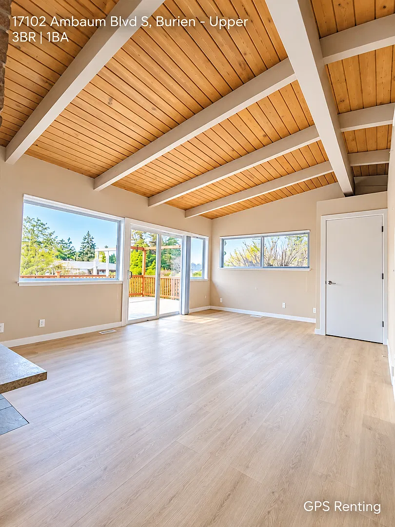 Spacious, Light-Filled Upper-Level Residence in Prime Burien Location — Photo 3