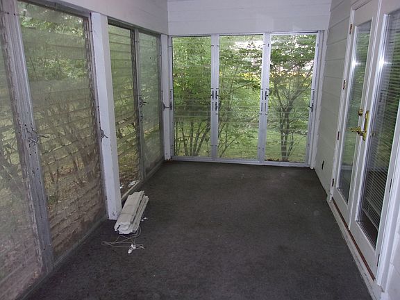 5th image of 1408 N Woodridge Ave