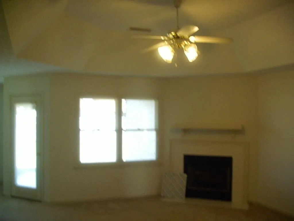 3 bed, $1,725 — Photo 3
