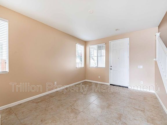 4th image of 29340 Castlewood Dr