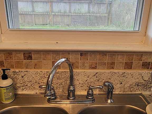 4th image of 7107 Balboa Dr