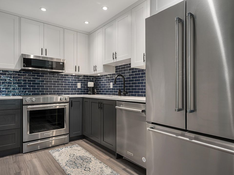 1st image of 825 W 15th Ave #203