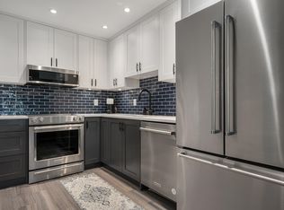 825 W 15th Ave #203, Vancouver, BC V5Z1R8