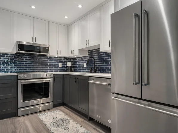 825 W 15th Ave #203, Vancouver, BC V5Z 1R8