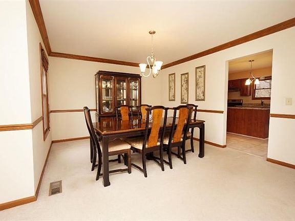 4th image of 9873 Bolingbroke Dr