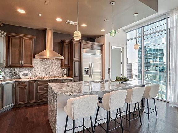 5th image of 1065 Peachtree St NE Unit 3505