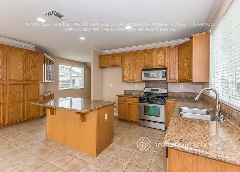 1764 Dover Cir — Photo 5