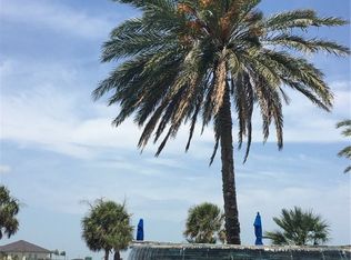 17 W Lago Loop Rd, Pt O Connor, TX 77982