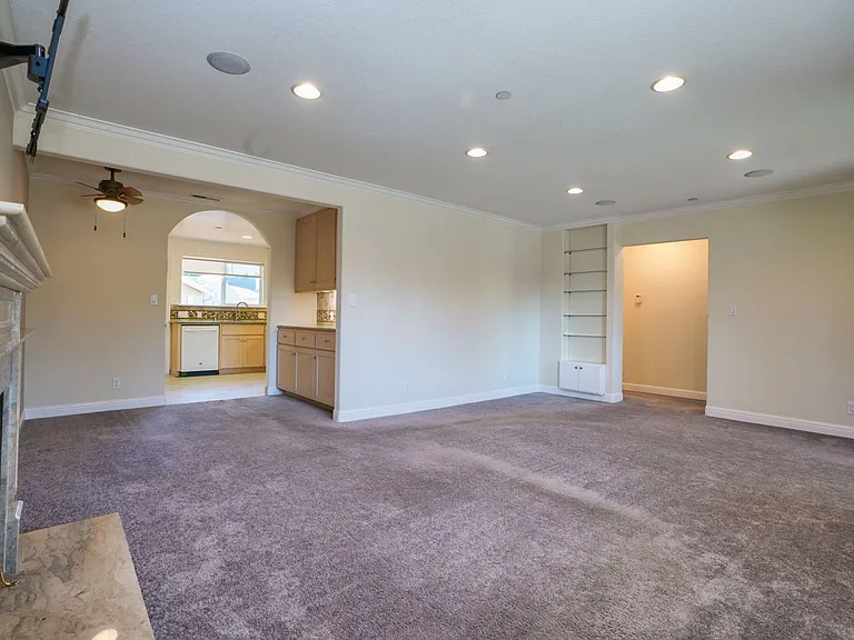 1621 Huron Ave — Photo 14