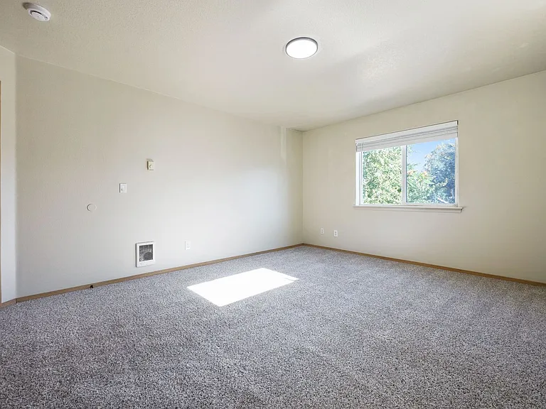 12564 SE Ramona St — Photo 26