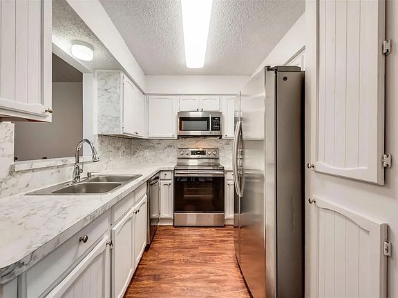 5th image of 3007 Clover Ln