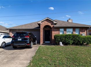 806 Ponselle Dr, Arlington, TX 76001