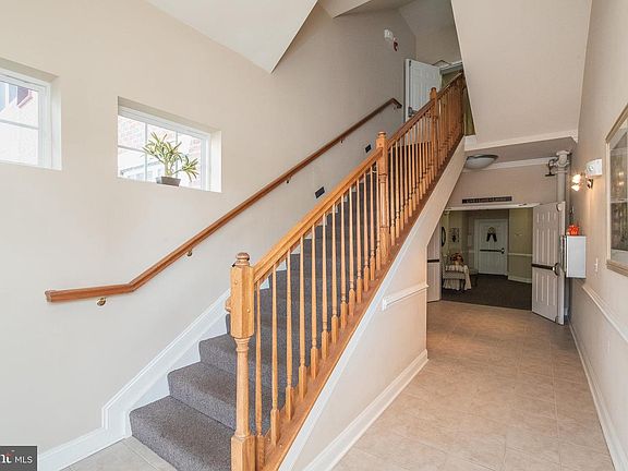 4th image of 1601 Martha Ct Unit 403