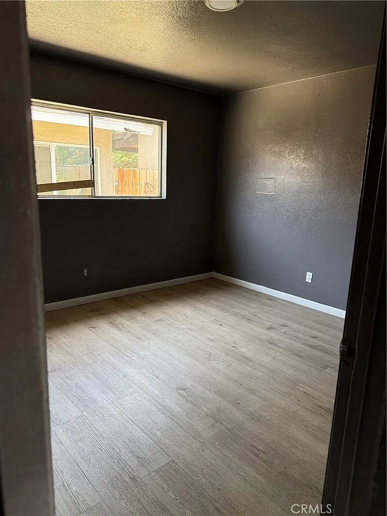 2 bed, 1051 sqft, $2,000 — Photo 2